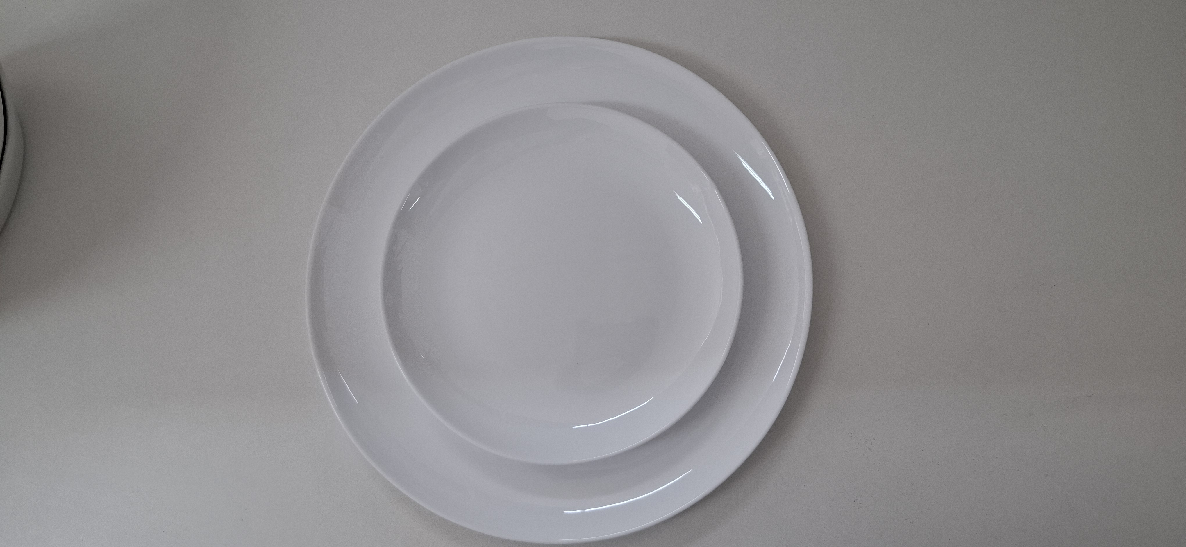 Pratos Brancos Grandes